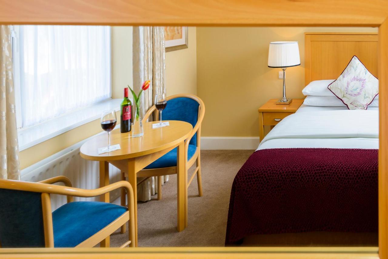 Dingle Bay Hotel Екстериор снимка